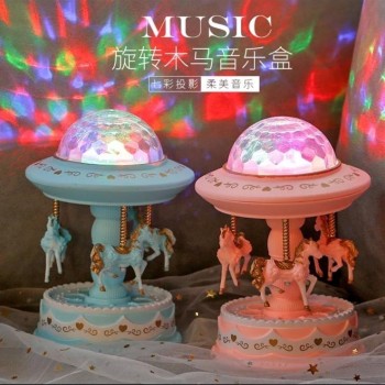 Atlı Karınca Işıklı Müzik Kutusu Orta Boy