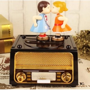 Romantik Öpücük Hareketli Müzik Kutusu