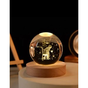 Sandalye Üzerinde Oturan Adam Renk Değiştiren Işıklı Cam Küre 6Cm