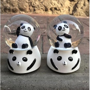 Sevimli Panda Işıklı Müzikli Püskürtmeli Büyük Boy Kar Küresi