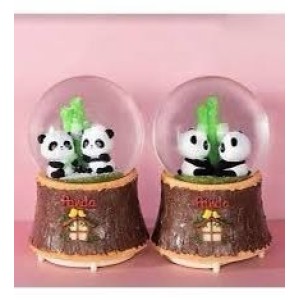 Sevimli Panda Işıklı Müzikli Püskürtmeli Büyük Boy Kar Küresi