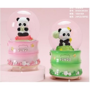 Sevimli Panda Işıklı Müzikli Püskürtmeli Büyük Boy Kar Küresi