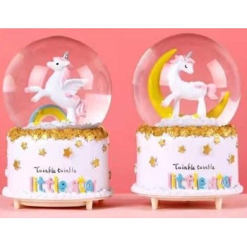 Unicorn Temalı Işıklı Müzikli Püskürtmeli Büyük Boy Kar Küresi