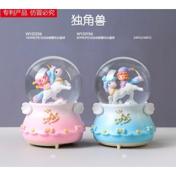 Unicorn Üzerindeki Kız Işıklı Müzikli Orta Boy Kar Küresi