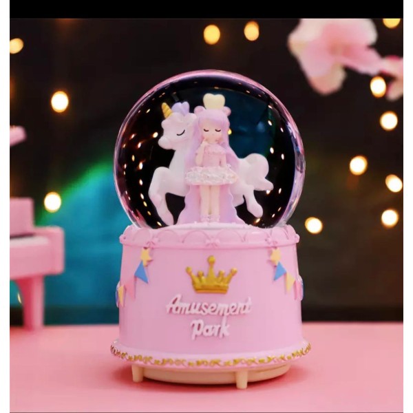 Unicorn Ve Sevimli Kız Işıklı Müzikli Püskürtmeli Büyük Boy Kar Küresi