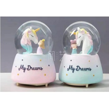 Unicorn Ve Sevimli Kız Temalı Işıklı Müzikli Orta Boy Kar Küresi