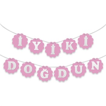 Pembe Üzeri Beyaz Harflerle İyiki Doğdun Yazılı Strafor Doğum Gün..